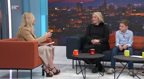 Marino Vrgoč u pratnji mame Mande na gostovanju u emisiji 'Kod nas doma'