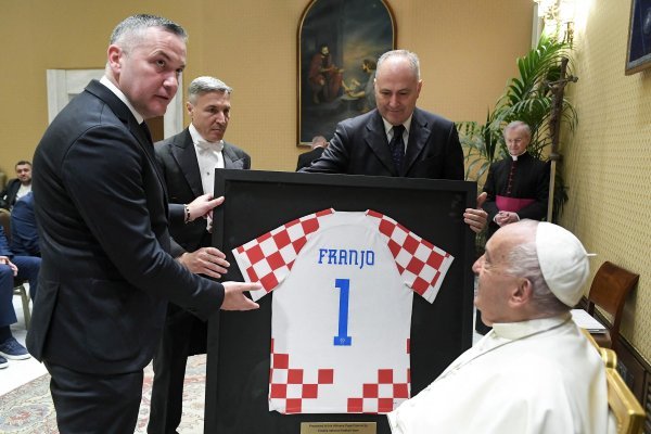 Papa Franjo nogomet HNS