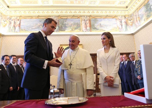 Kralj Felipe, papa Franjo, kraljica Letizia, 30.06.2014.