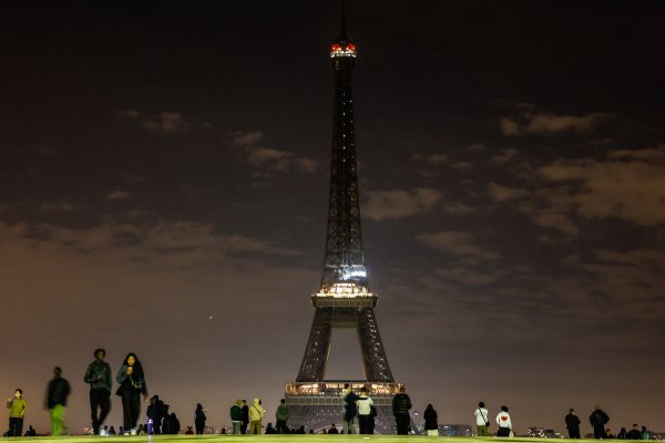 Eiffelov toranj u mraku