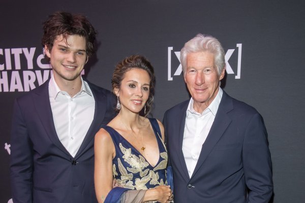 Richard Gere sa sinom Homerom i suprugom Alejandrom