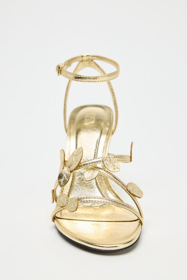 Zlatne sandale iz Zare