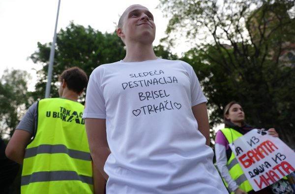 Srbijanski studenti-trkači krenuli prema Bruxellesu