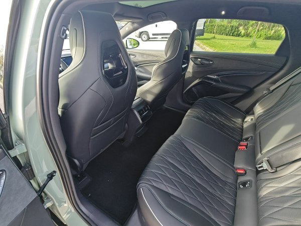 BYD Seal 3.8S