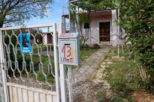 Kuća u kojoj je čovjek ubio suprugu i sebe