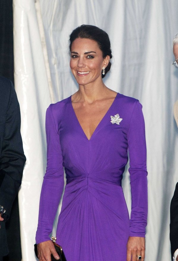 Kate Middleton u Issa haljini