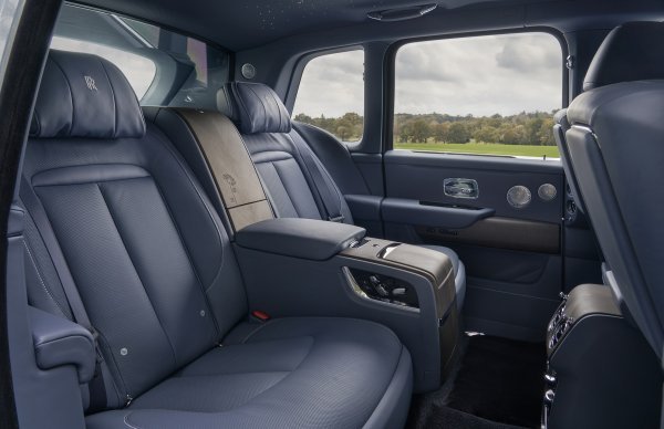 Rolls-Royce Black Badge Cullinan Daisy