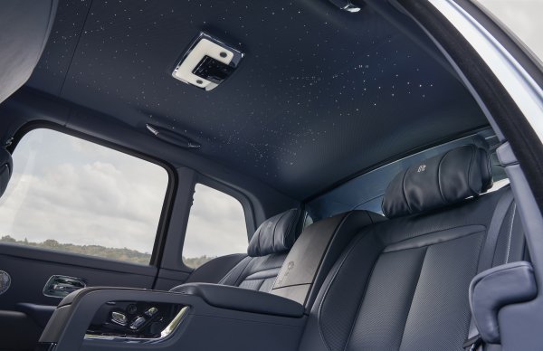 Rolls-Royce Black Badge Cullinan Daisy