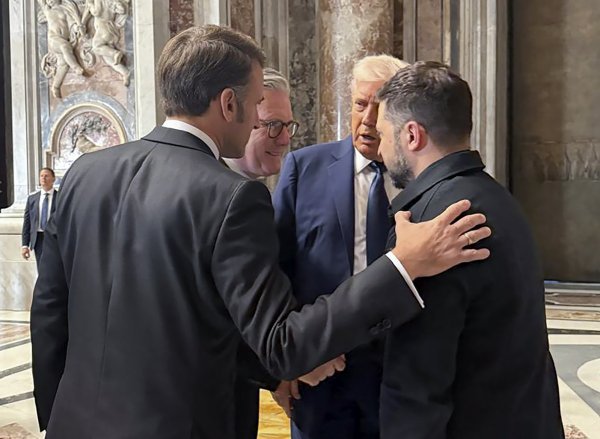 Emmanuel Macron, Keir Starmer, Donald Trump, Volodimir Zelenski