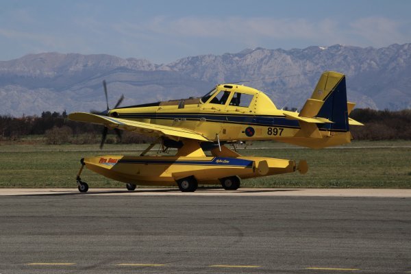 Air Tractor AT-802A/Zračni traktor