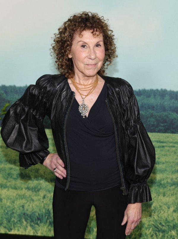 Rhea Perlman