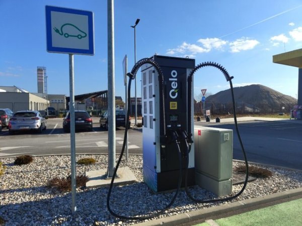 Punjač za električne automobile