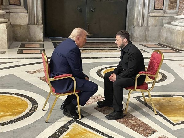Donald Trump i Volodimir Zelenski u bazilici sv. Petra