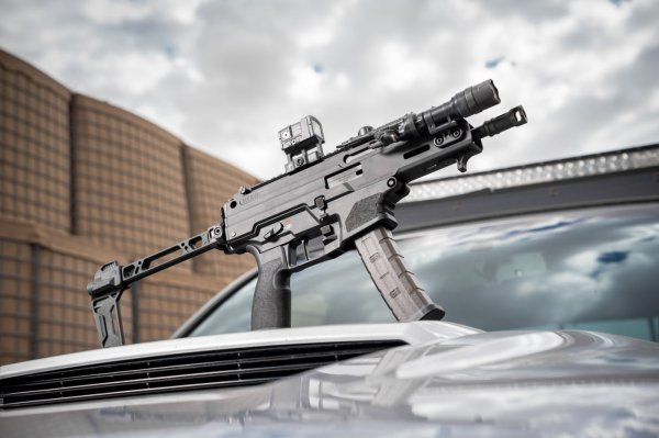 Kuna je ocjenjena kao lagana i kompaktna strojnica koja nudi preciznost i pouzdanost