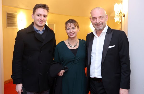 Goran Grgić i supruga Ivana sa sinom Franom