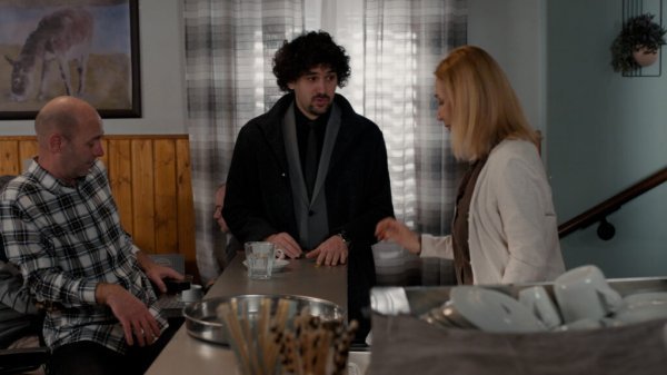 Martin (Lovre Kondža) i Mirjana (Ecija Ojdanić)