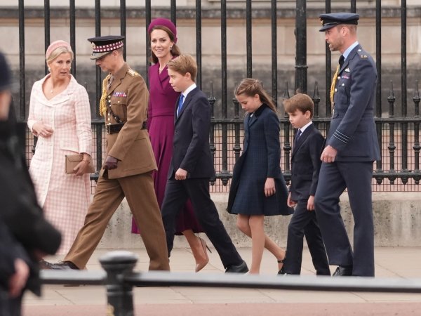 Vojvotkinja Sophie, princ Edward, Kate Middleton, princ William, princ George, princ Louis i princeza Charlotte