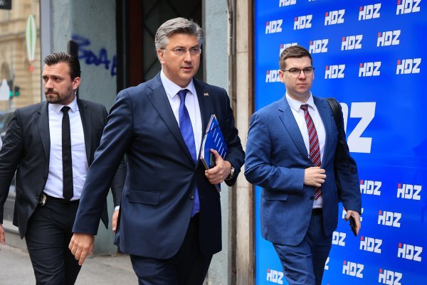 Dolazak članova Predsjedništva HDZ-a na sjednicu Predsjedništva i Nacionalnog odbora