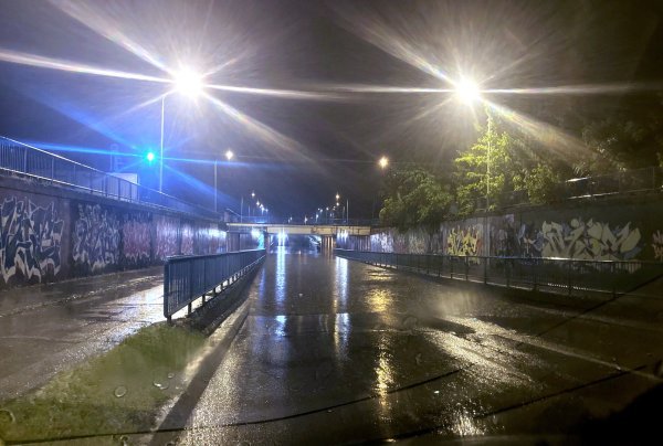 Poplavljen podvožnjak u Slavonskom Brodu