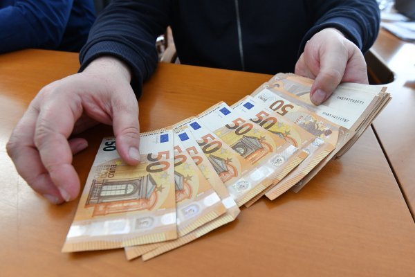 Umirovljenicima će ovog mjeseca stići manje novca (ilustracija)