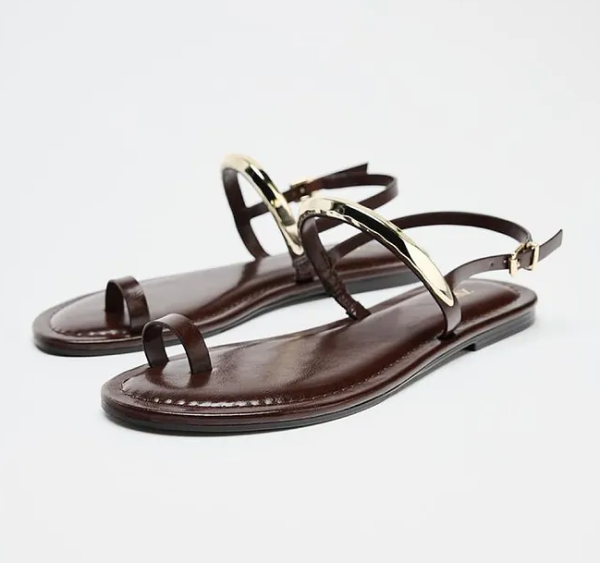 Zara: Ravne sandale s prstenom