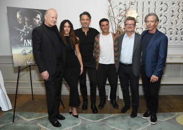 Stellan Skarsgård, Adria Arjona, Benjamin Bratt, Oscar Isaac, Beau Willimon i Ben Mendelsohr
