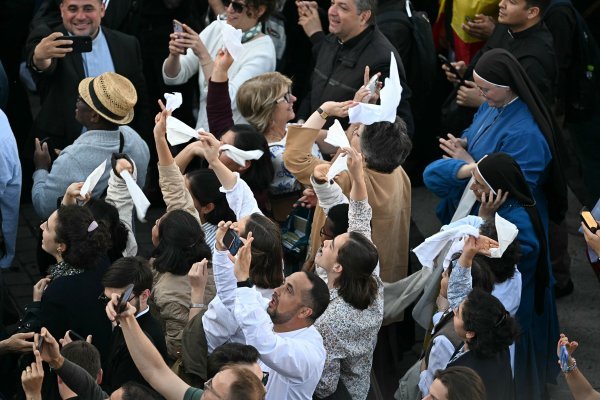 Reakcije na bijeli dim