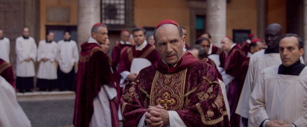 Film Konklava i glavni glumac Ralph Fiennes