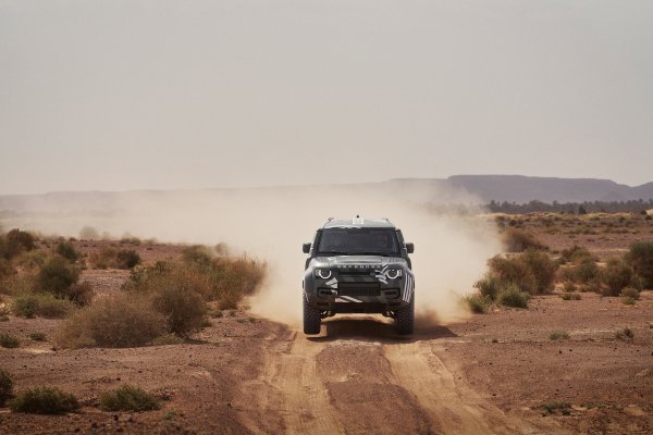 Defender Dakar D7X-R završio prva testiranja