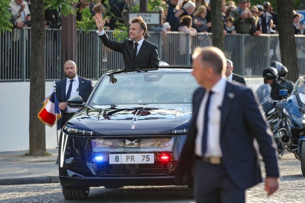 Francuski predsjednik u novom službenom automobilu: Novi top model francuske autoindustrije