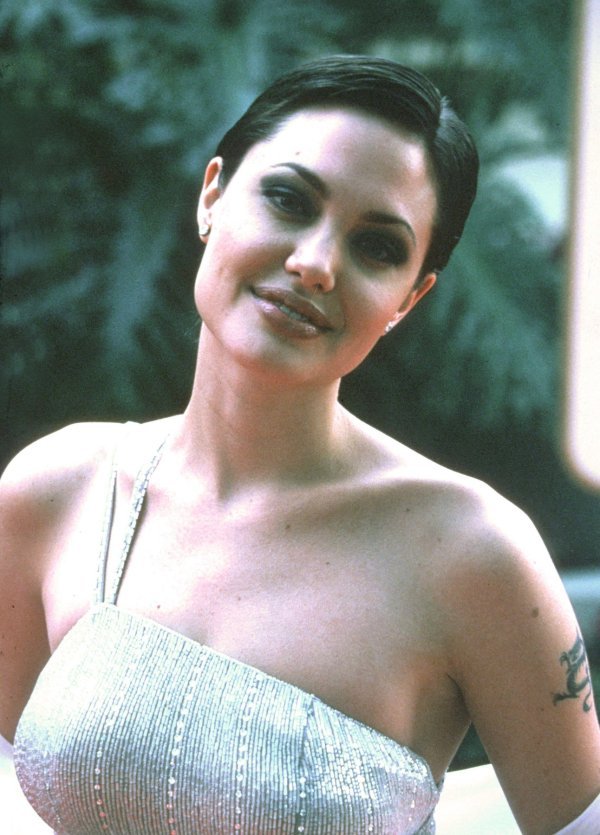 Angelina Jolie 1997. na dodjeli Zlatnih globusa