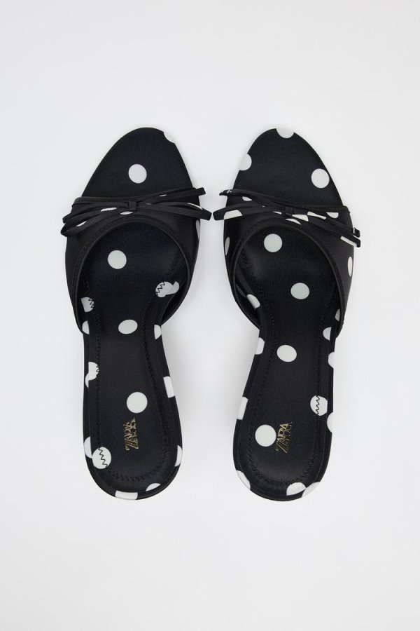 Zara: Sandale s točkicama