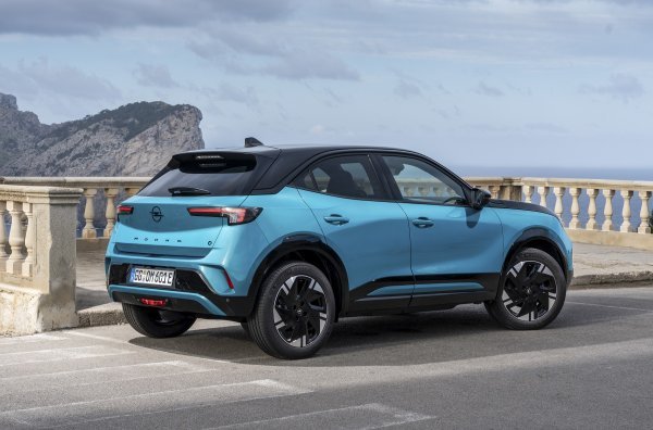 Opel Mokka Electric (Tropikal zelena)