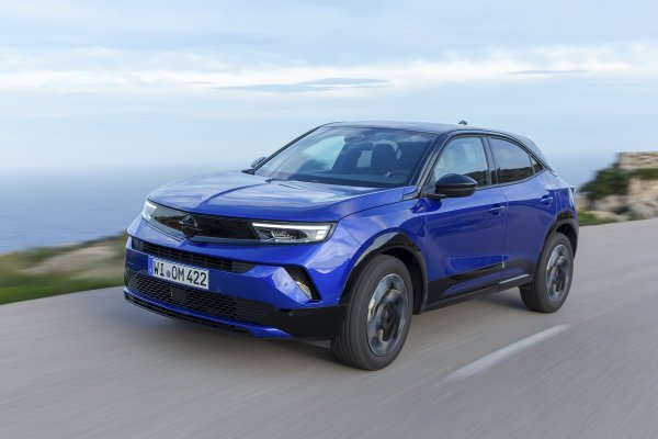 Opel Mokka Hybrid (Kolibri plava)