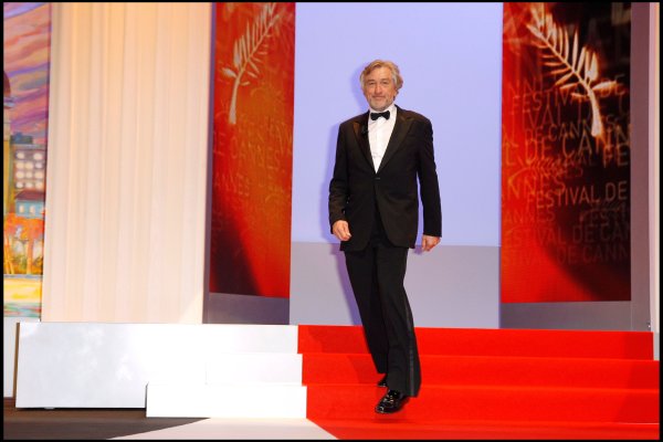 Ceremoniju otvaranja vodit će Robert de Niro, koji će dobiti počasnu Zlatnu palmu Canneskog festivala