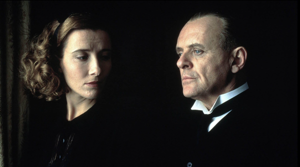 Emma Thompson i Anthony Hopkins u filmu po njegovom romanu 'Na kraju dana'