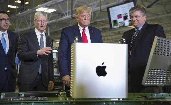 Tim Cook i Donald Trump 2019.
