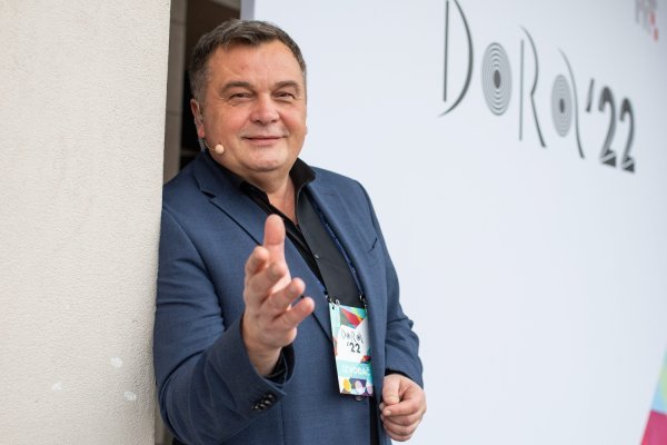 Duškov prvi odlazak na Eurosong dogodio se 2005. u Kijevu