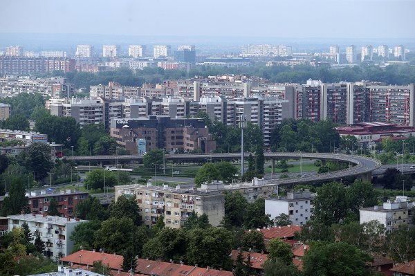 Nekretnine i dalje nisu jeftinije, ali je zato sve više agencija koje ih pokušavaju prodati