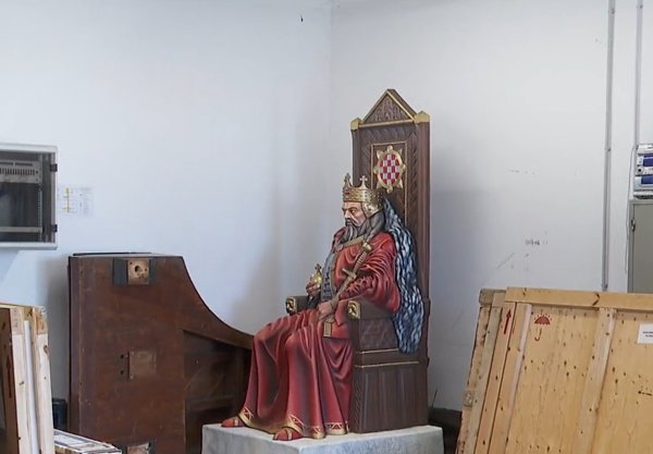 Spomenik kralju Tomislavu trenutno se nalazi u skladištu