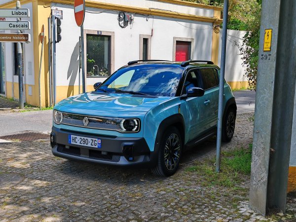 Renault 4 E-Tech electric - dinamička premijera