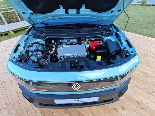 Renault 4 E-Tech electric - dinamička premijera