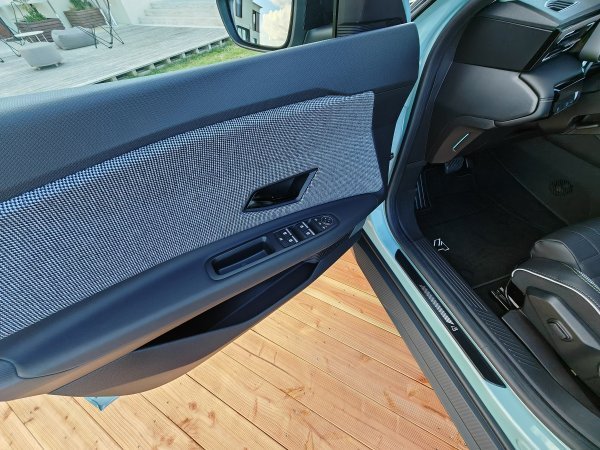 Renault 4 E-Tech electric - dinamička premijera