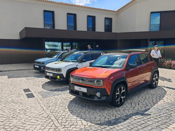 Renault 4 E-Tech electric - dinamička premijera