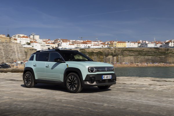 Renault 4 E-Tech electric - dinamička premijera