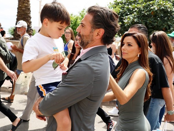 Eva Longoria sa sinom