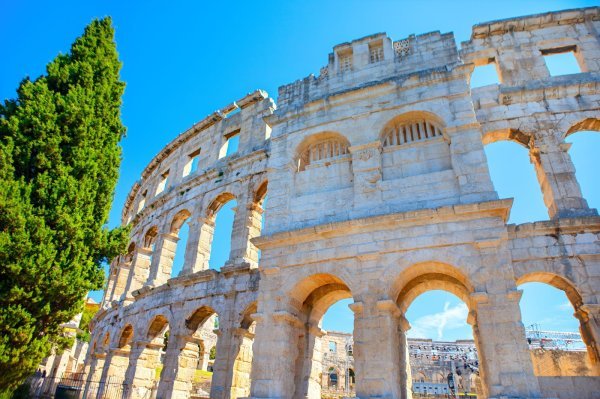 Pula, Koloseum