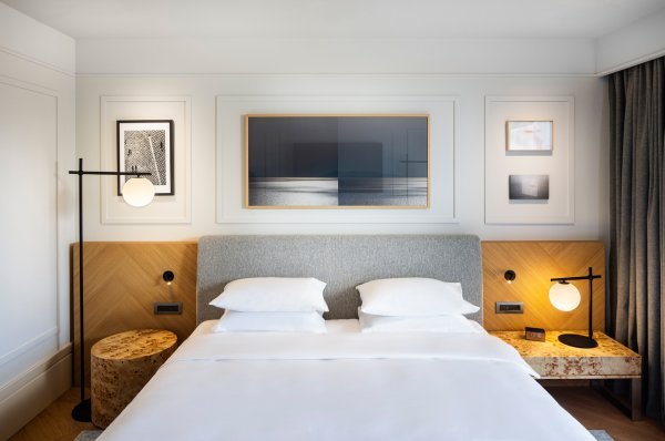 King Bed With Balcony Deluxe Bed And Decoration