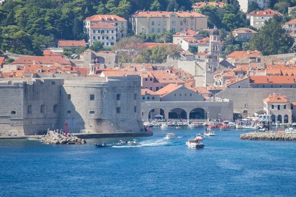 Pogled na Dubrovnik s plaže Sveti Jakov