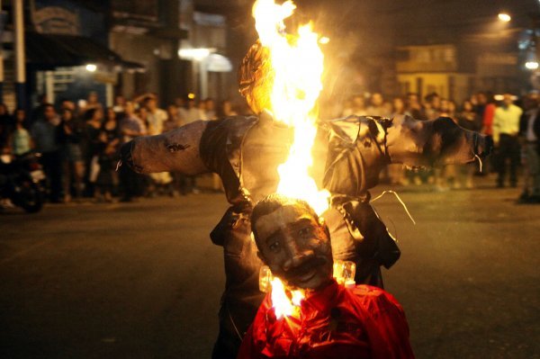 Posljednji potez predsjednika Nicolasa Madura izazvao je masovne demonstracije Carlos Eduardo Ramirez/Reuters